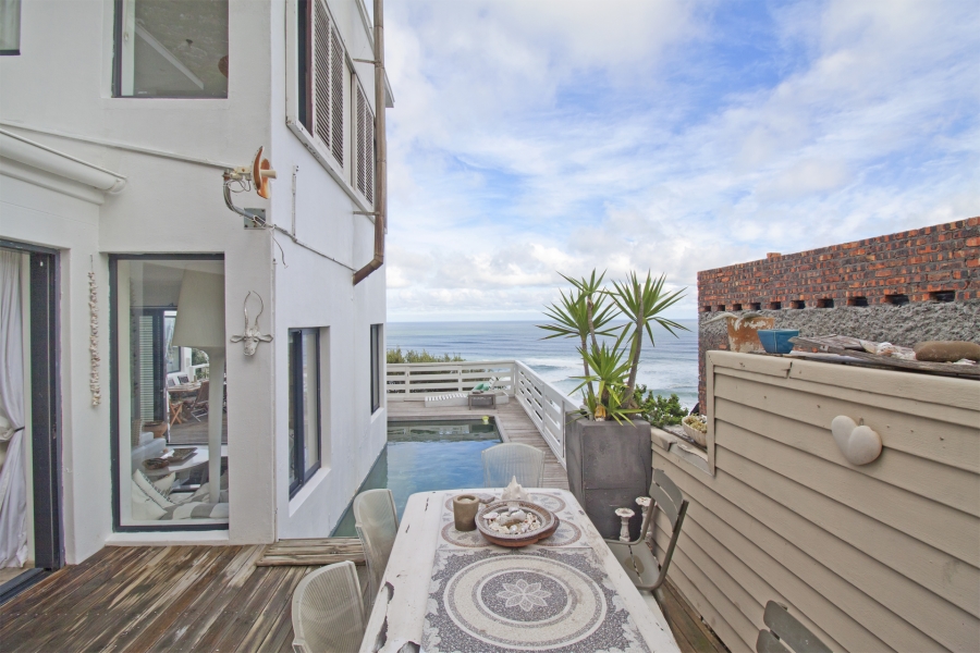 4 Bedroom Property for Sale in Misty Cliffs Western Cape